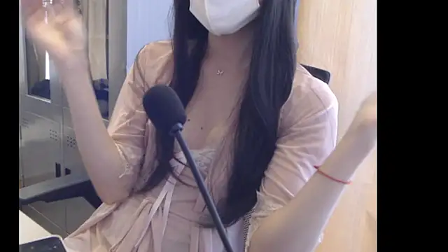 Snapshot of Jying_818 chatting on October 2025 05:53:02 AM Jying 818 online show from October 2025 05:53:02 AM