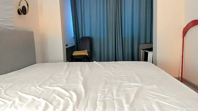 yanyaan online show from November 2025 04:00:01 AM