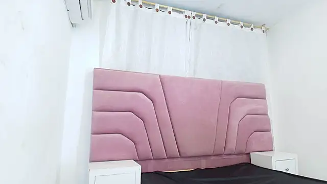 kingmaverickx online show from April 2026 03:18:01 AM