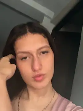 Caroline daring online show from March 2026 08:52:02 PM