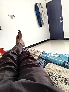 Snapshot of Chanderi19 chatting on November 2025 09:52:01 AM Chanderi19 online show from November 2025 09:52:01 AM