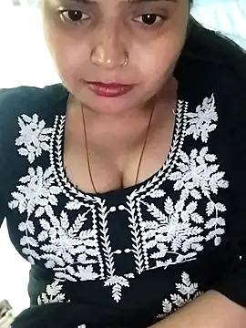 Hot-Pooja25 online show from February 2026 06:22:02 PM