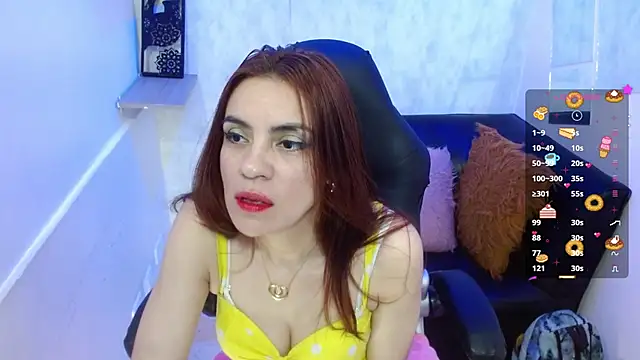 Snapshot of KendallWood_ chatting on September 2025 08:23:02 PM KendallWood online show from September 2025 08:23:02 PM