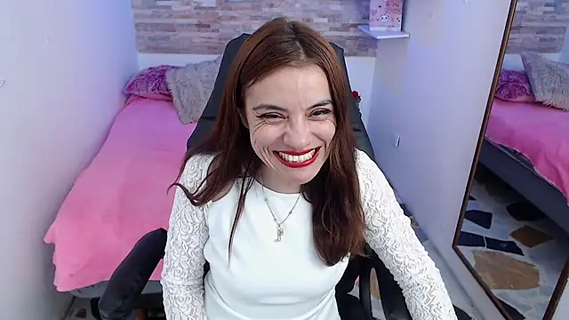 Snapshot of KendallWood_ chatting on October 2025 07:56:01 PM KendallWood online show from October 2025 07:56:01 PM