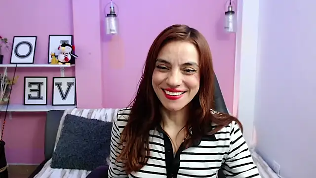 Snapshot of KendallWood_ chatting on November 2025 08:31:01 PM KendallWood online show from November 2025 08:31:01 PM