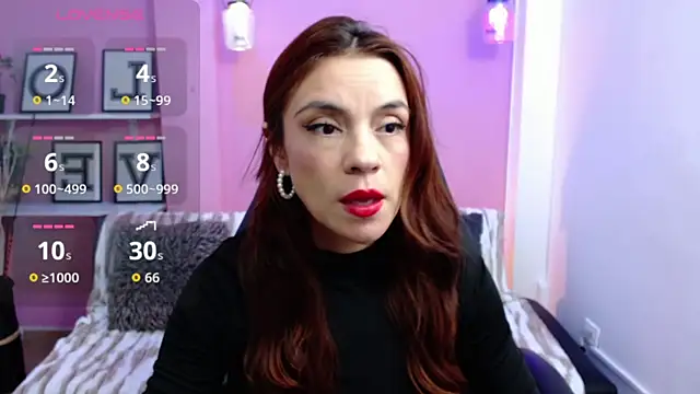 Snapshot of KendallWood_ chatting on November 2025 12:42:01 PM KendallWood online show from November 2025 12:42:01 PM