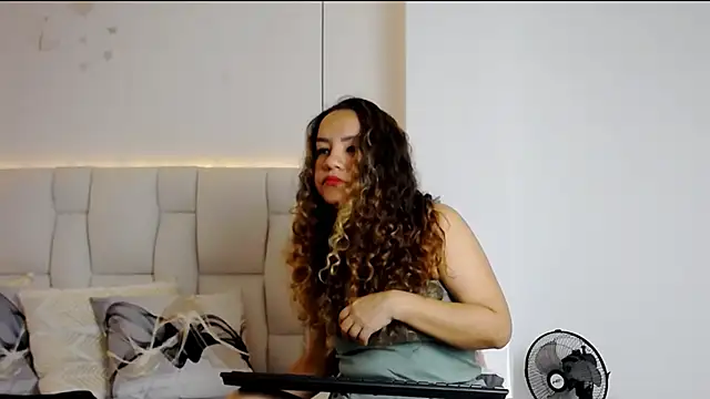 Snapshot of Dulce__Lovee chatting on September 2025 11:36:02 AM Dulce Lovee online show from September 2025 11:36:02 AM