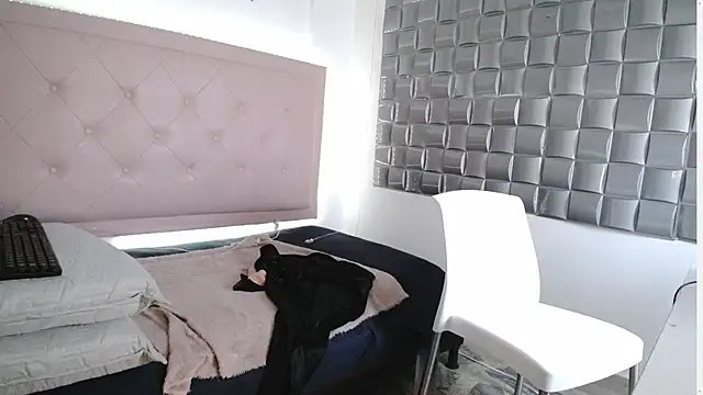 Snapshot of Dulce__Lovee chatting on October 2025 11:29:02 AM Dulce Lovee online show from October 2025 11:29:02 AM