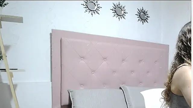 Snapshot of Dulce__Lovee chatting on October 2025 10:43:02 PM Dulce Lovee online show from October 2025 10:43:02 PM