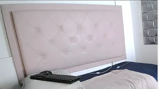 Snapshot of Dulce__Lovee chatting on October 2025 09:37:01 PM Dulce Lovee online show from October 2025 09:37:01 PM