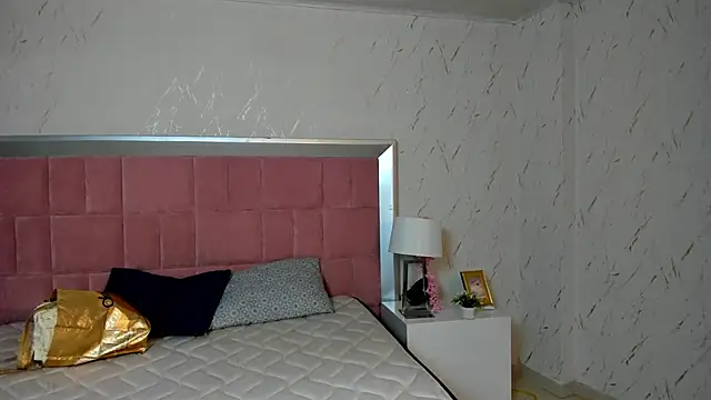 RobinBennett online show from November 2025 05:18:02 AM