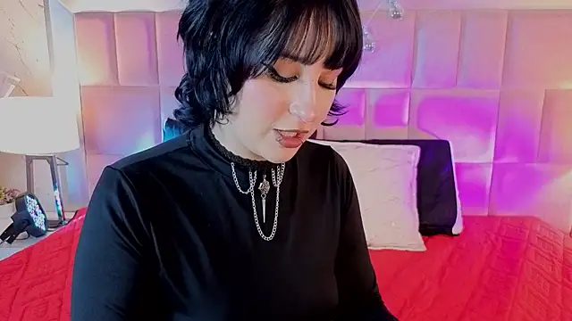 Snapshot of RobinBennett chatting on April 2026 01:41:02 PM RobinBennett online show from April 2026 01:41:02 PM