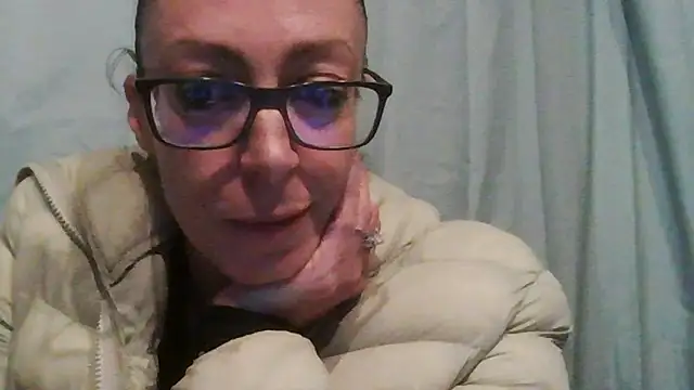 Astrid3 online show from November 2025 10:14:02 PM