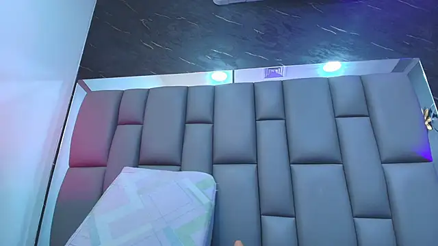 Snapshot of kissme_luna chatting on September 2025 07:06:02 PM kissme luna online show from September 2025 07:06:02 PM