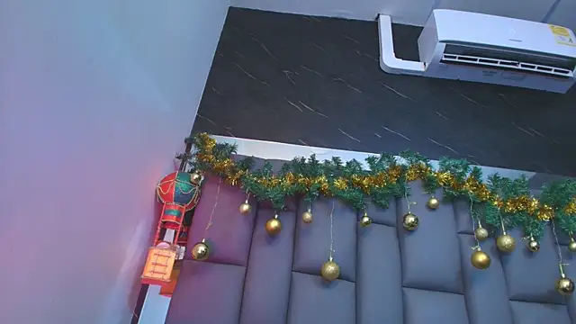 kissme luna online show from December 2025 07:09:01 PM