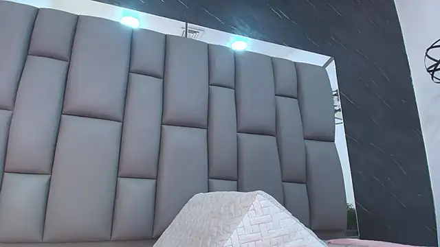 kissme luna online show from February 2026 07:11:01 PM