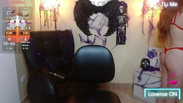 Bom BomXX online show from October 2025 11:03:02 PM