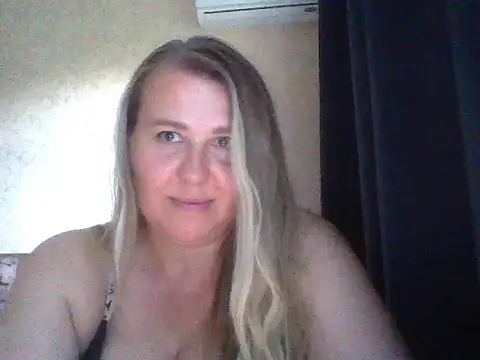 Snapshot of Solinaa chatting on July 2026 04:35:01 PM Solinaa online show from July 2026 04:35:01 PM