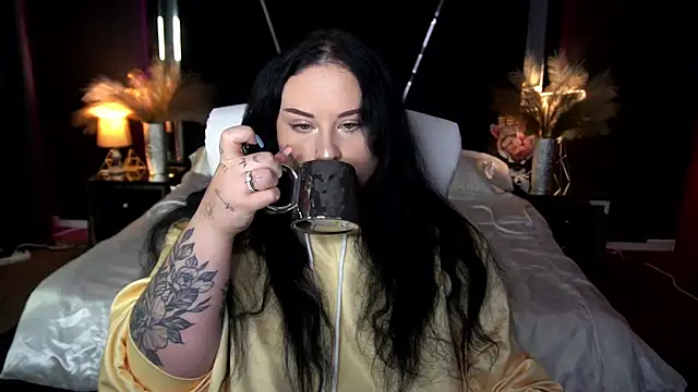 SerahMirabeli online show from November 2025 08:18:02 PM