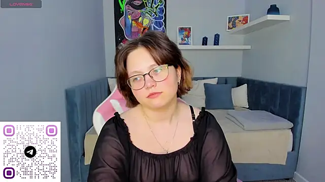 Mila  Cutee online show from October 2025 01:28:01 AM