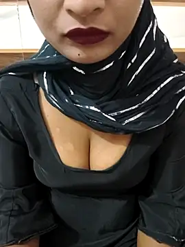 Itz Mayra  online show from October 2025 06:24:02 AM