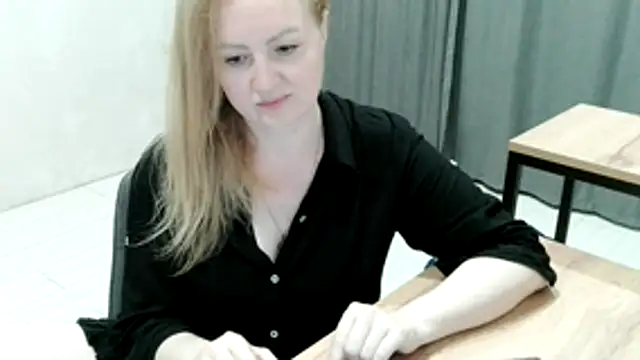 Snapshot of Zaliraa chatting on July 2026 07:49:02 PM Zaliraa online show from July 2026 07:49:02 PM