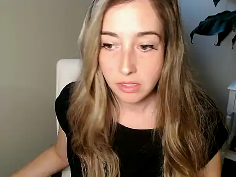 SuggestiveBehavior online show from September 2025 03:27:02 PM