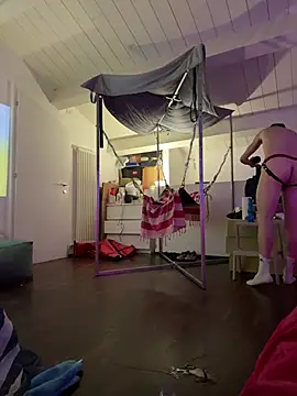 Malcom2f online show from April 2026 06:49:01 AM