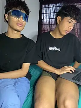 Snapshot of Leopard_play chatting on November 2025 12:05:01 PM Leopard play online show from November 2025 12:05:01 PM