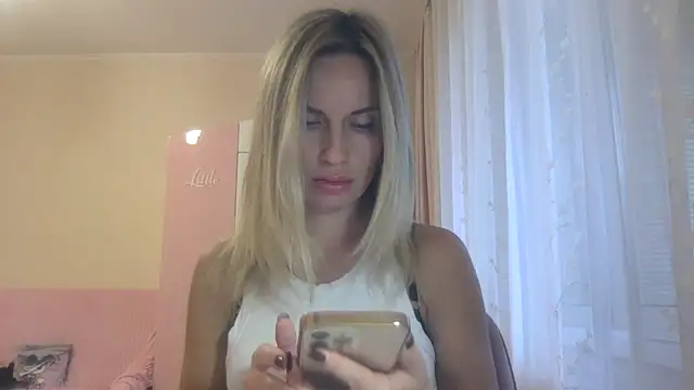 KarelliaStar online show from October 2025 06:47:01 AM