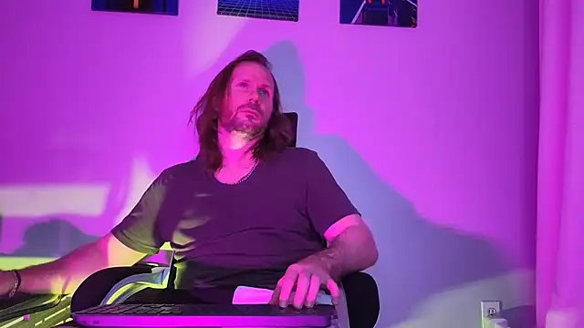 Snapshot of AlbinoAdonis chatting on September 2025 12:36:01 AM AlbinoAdonis online show from September 2025 12:36:01 AM