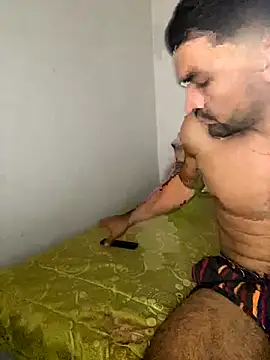 SantiGxxx33 online show from September 2025 09:53:01 PM