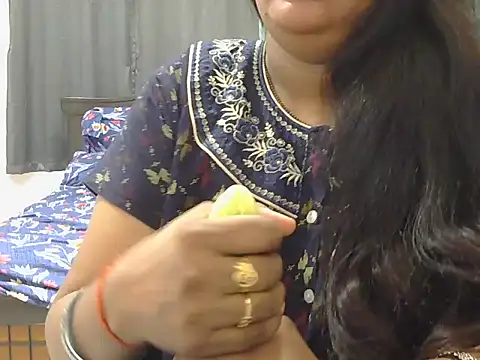 Snapshot of Nisha-telugu chatting on May 2026 04:07:01 AM Nisha-telugu online show from May 2026 04:07:01 AM