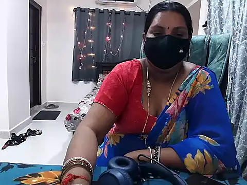 Snapshot of Nisha-telugu chatting on June 2026 06:23:01 PM Nisha-telugu online show from June 2026 06:23:01 PM