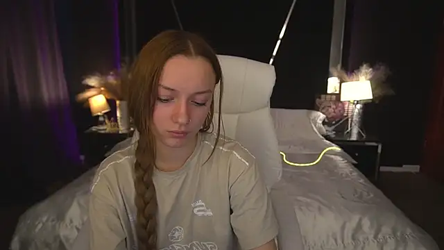 FoxyMayy online show from November 2025 01:56:02 PM