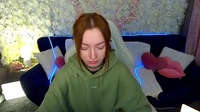 FoxyMayy online show from April 2026 06:40:02 AM