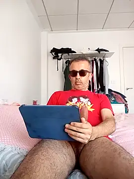 Snapshot of EmilioTaladdro chatting on May 2026 11:16:02 AM EmilioTaladdro online show from May 2026 11:16:02 AM