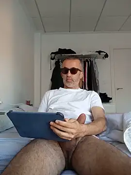 Snapshot of EmilioTaladdro chatting on May 2026 05:16:02 AM EmilioTaladdro online show from May 2026 05:16:02 AM