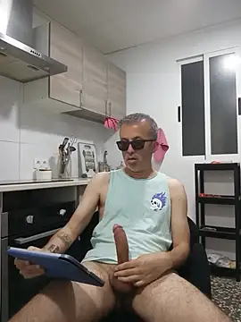 Snapshot of EmilioTaladdro chatting on May 2026 09:12:01 PM EmilioTaladdro online show from May 2026 09:12:01 PM