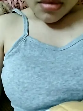 Snapshot of Ella_sex001 chatting on October 2025 06:12:01 AM Ella sex001 online show from October 2025 06:12:01 AM