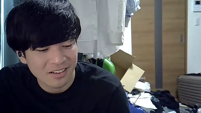 Snapshot of aokunvvv chatting on September 2025 05:09:01 AM aokunvvv online show from September 2025 05:09:01 AM
