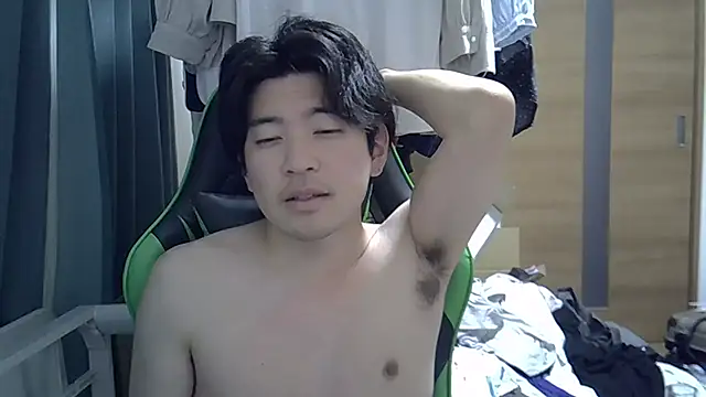 Snapshot of aokunvvv chatting on October 2025 05:21:02 PM aokunvvv online show from October 2025 05:21:02 PM