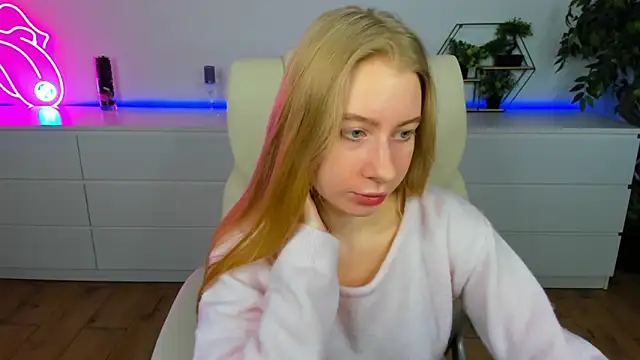Alina Blonde online show from January 2026 06:50:01 AM