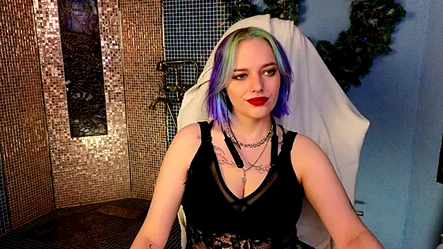 Eniferi online show from December 2025 02:02:02 PM