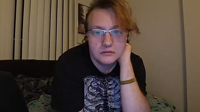 Snapshot of tbutchrat chatting on September 2025 07:23:01 AM tbutchrat online show from September 2025 07:23:01 AM