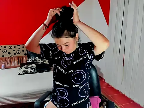 Soffy Skye online show from November 2025 04:12:01 AM