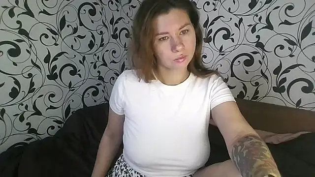 YourEmilie online show from October 2025 08:51:01 AM