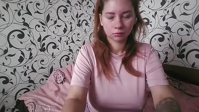 YourEmilie online show from November 2025 08:56:01 AM