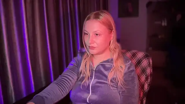 BikiHellena online show from December 2025 07:03:02 AM