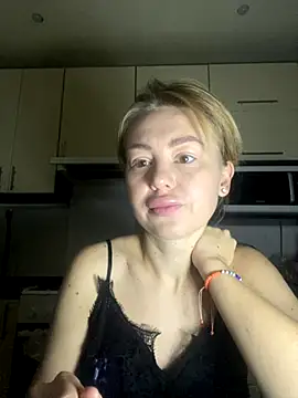 MartaLuna  online show from November 2025 02:10:01 AM